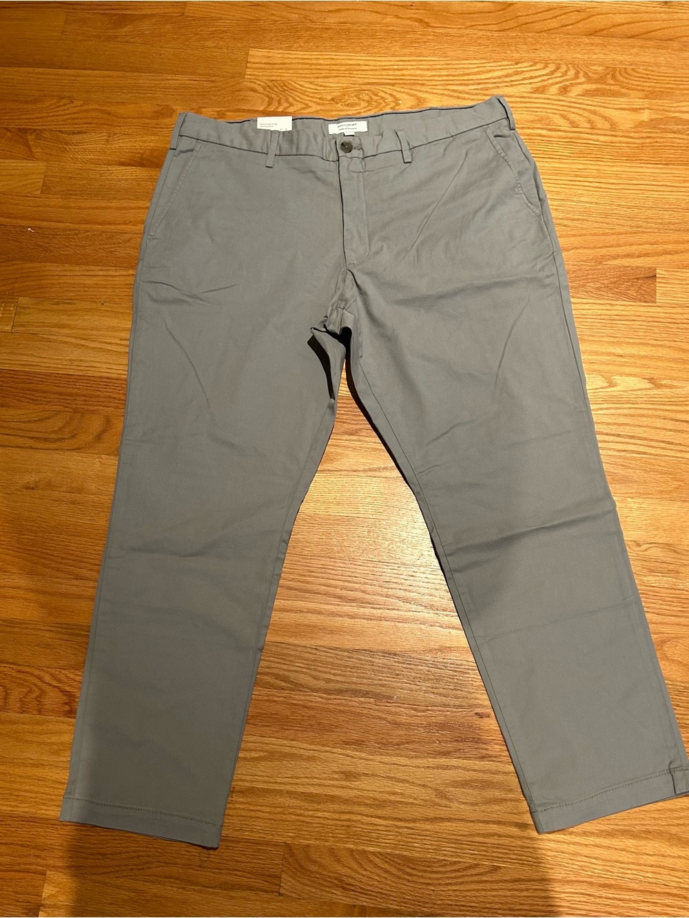 Dockers Men's Light Gray Chino Pants. Size 38x30 NWT